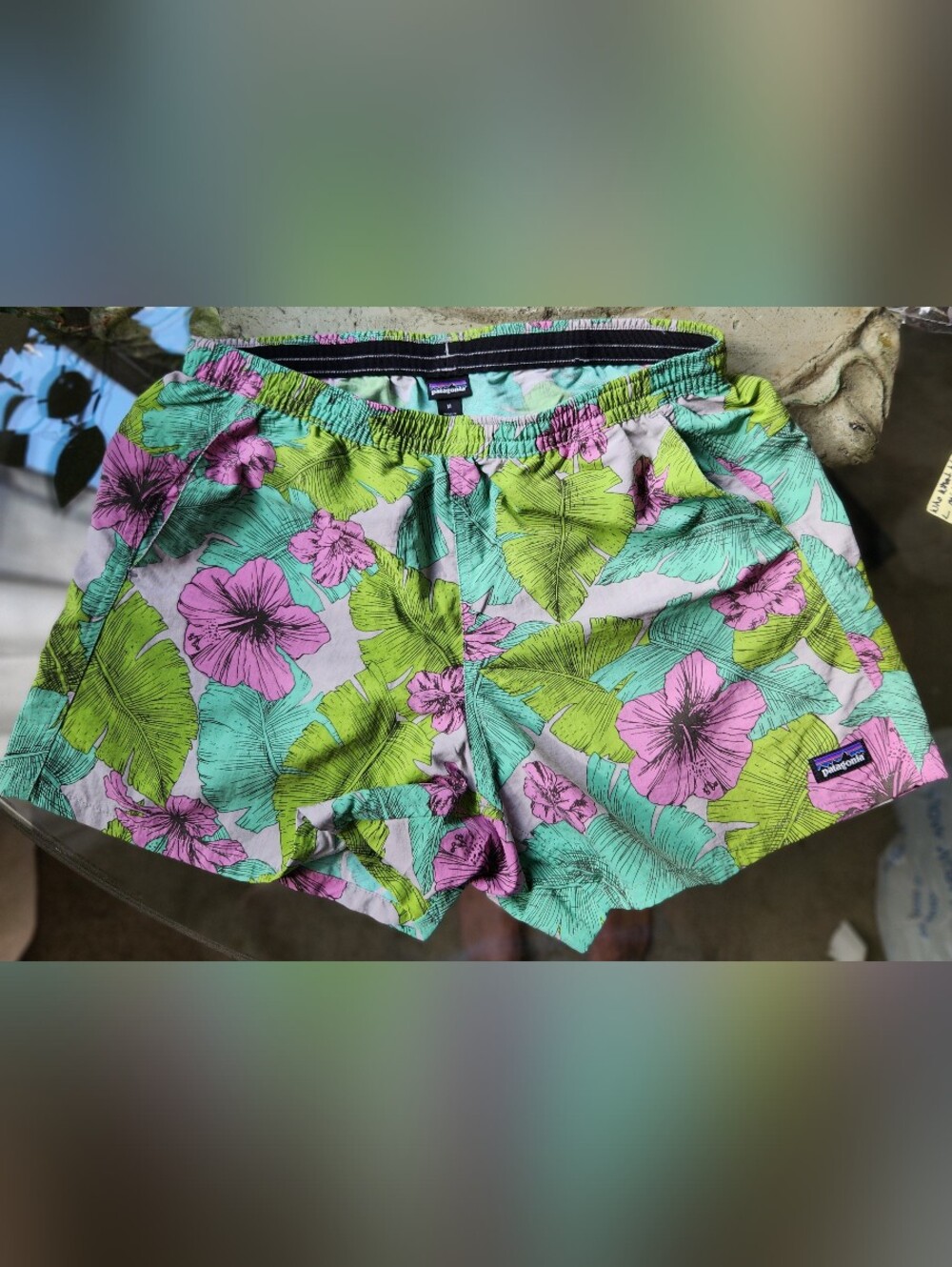 Patagonia Baggies Shorts Womens Medium 5 Hibiscus Tropical Floral Pink Green
